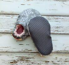 Load image into Gallery viewer, Christmas Baby Slippers